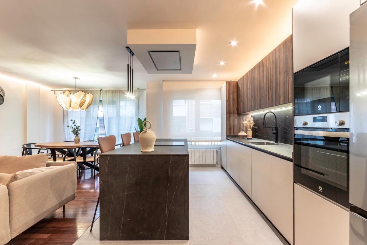 New! Lovely 4-Bedroom Loft In Bilbao Bagian luar foto