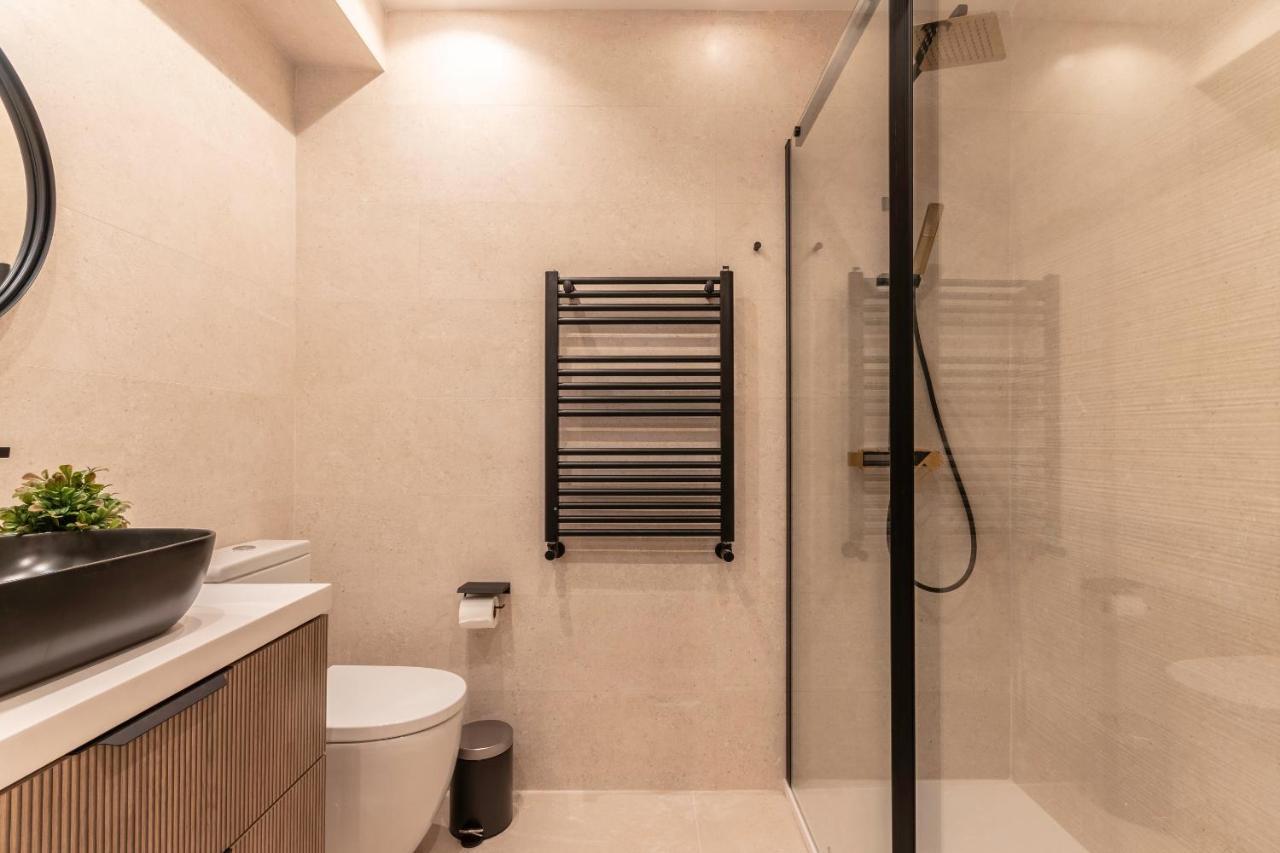 New! Lovely 4-Bedroom Loft In Bilbao Bagian luar foto