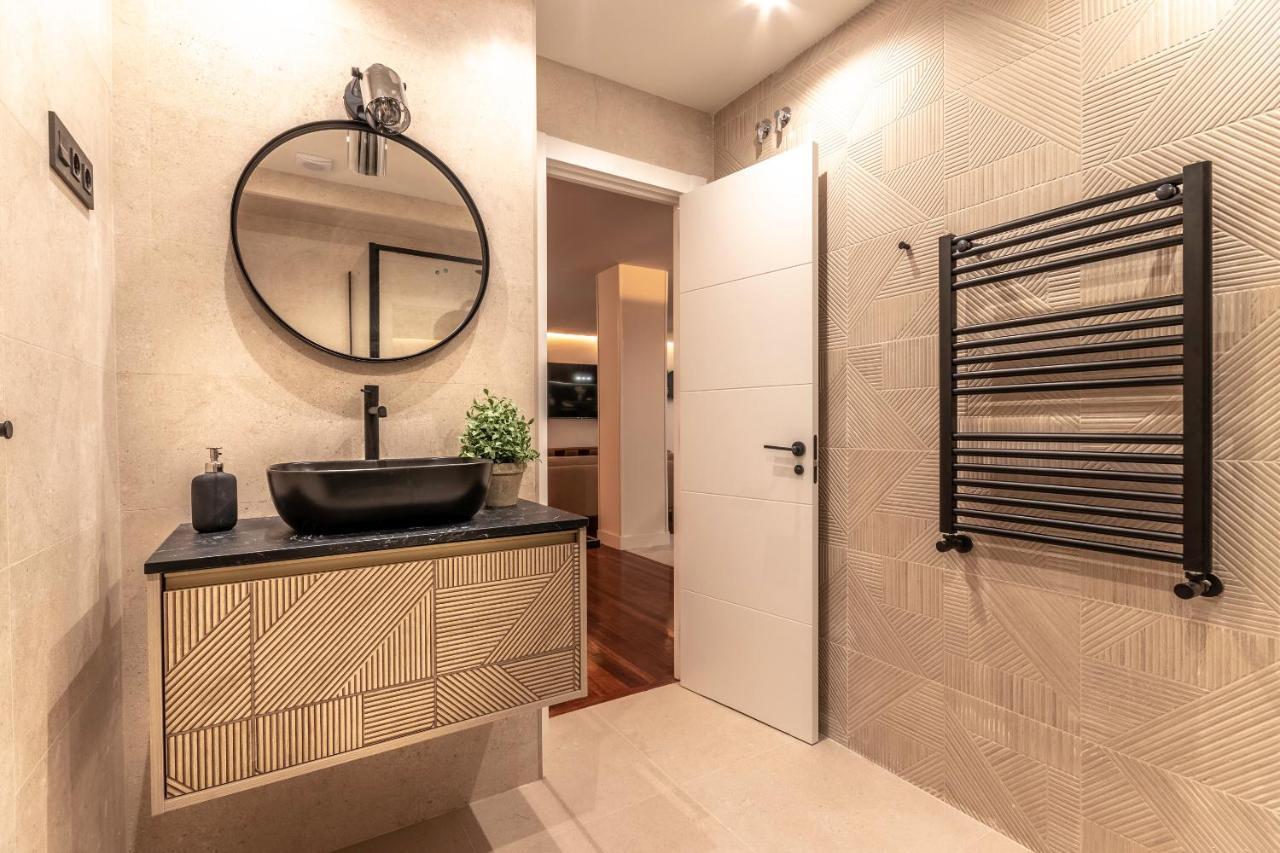 New! Lovely 4-Bedroom Loft In Bilbao Bagian luar foto