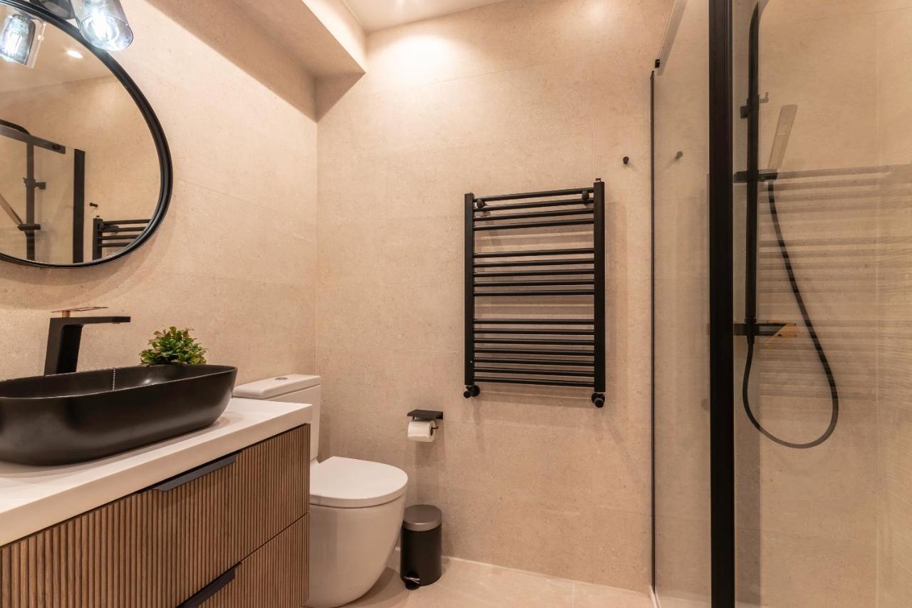 New! Lovely 4-Bedroom Loft In Bilbao Bagian luar foto